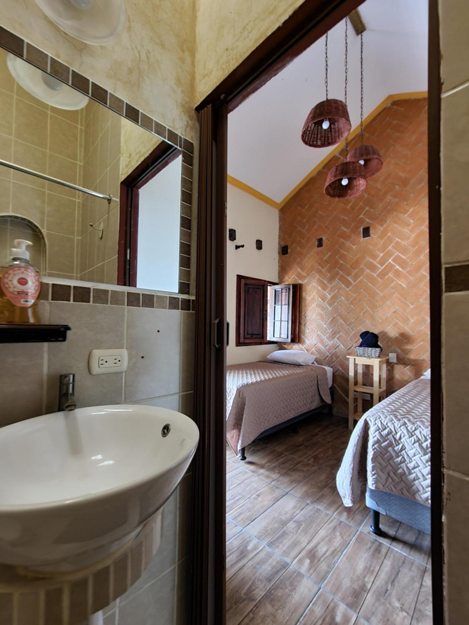 Central Hostel Boutique Антигуа-Гватемала Экстерьер фото